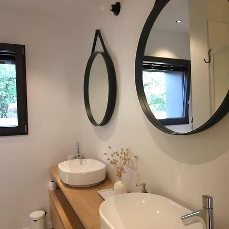 Rénovée Avec Piscine Chauffée, Proche Plage, Idéale Famille Et Amis - Fr-1-736-36 Villa